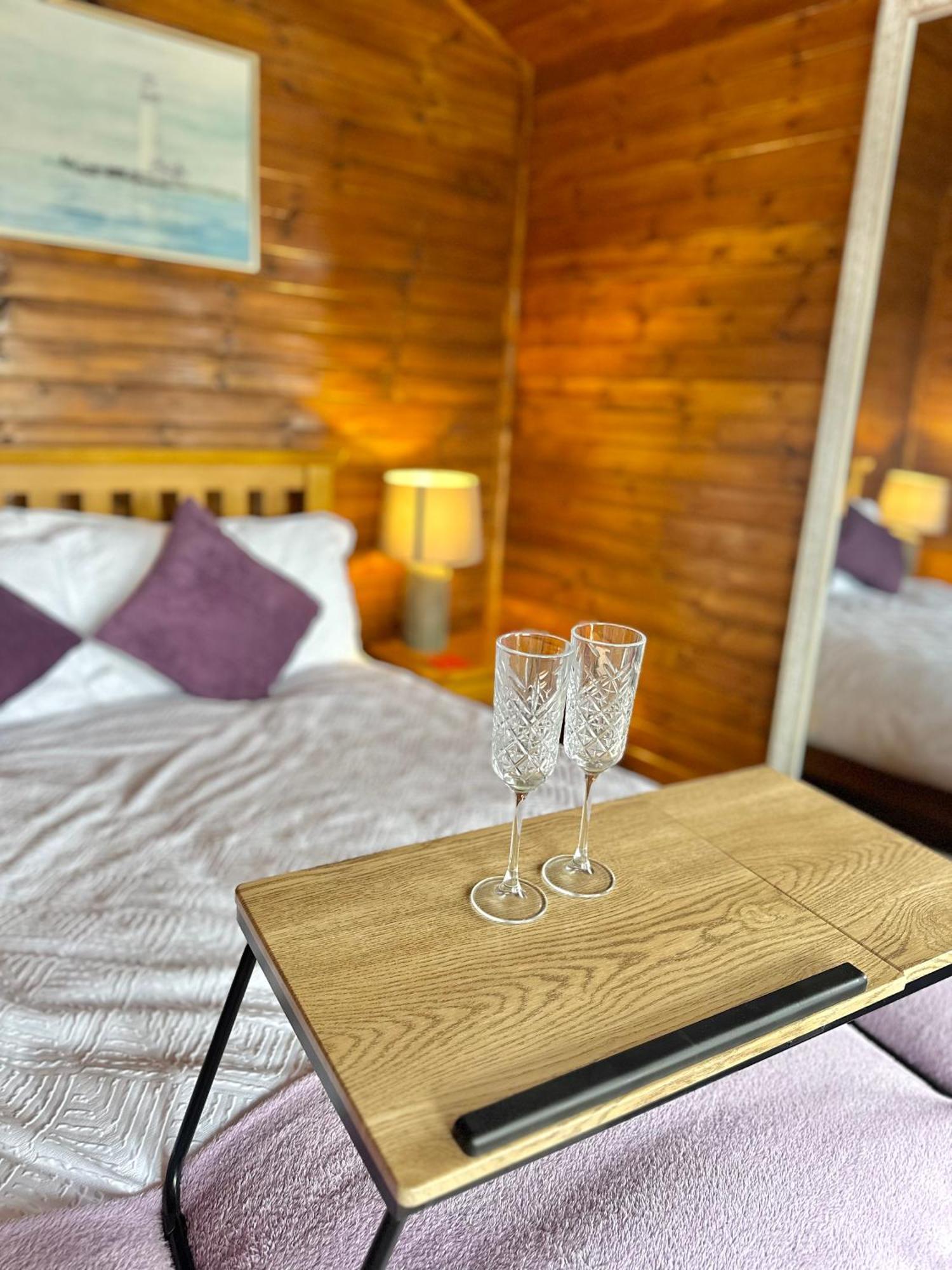 Cosy Portmor Log Cabin- Sea Views, Deck & Relaxation Malin Head Exterior photo